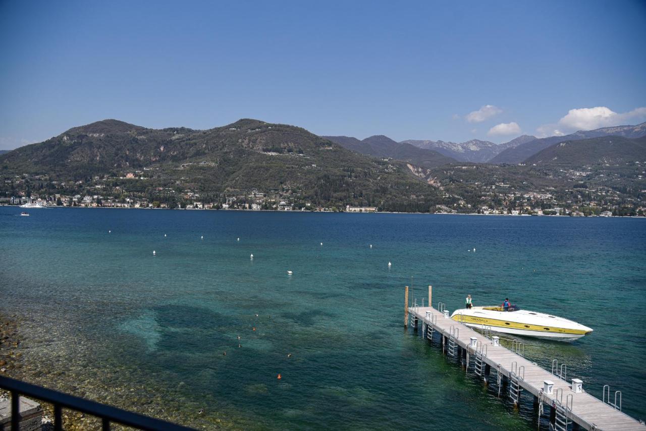 Bella Hotel & Restaurant With Private Dock For Mooring Boats San Felice del Benaco Exterior photo