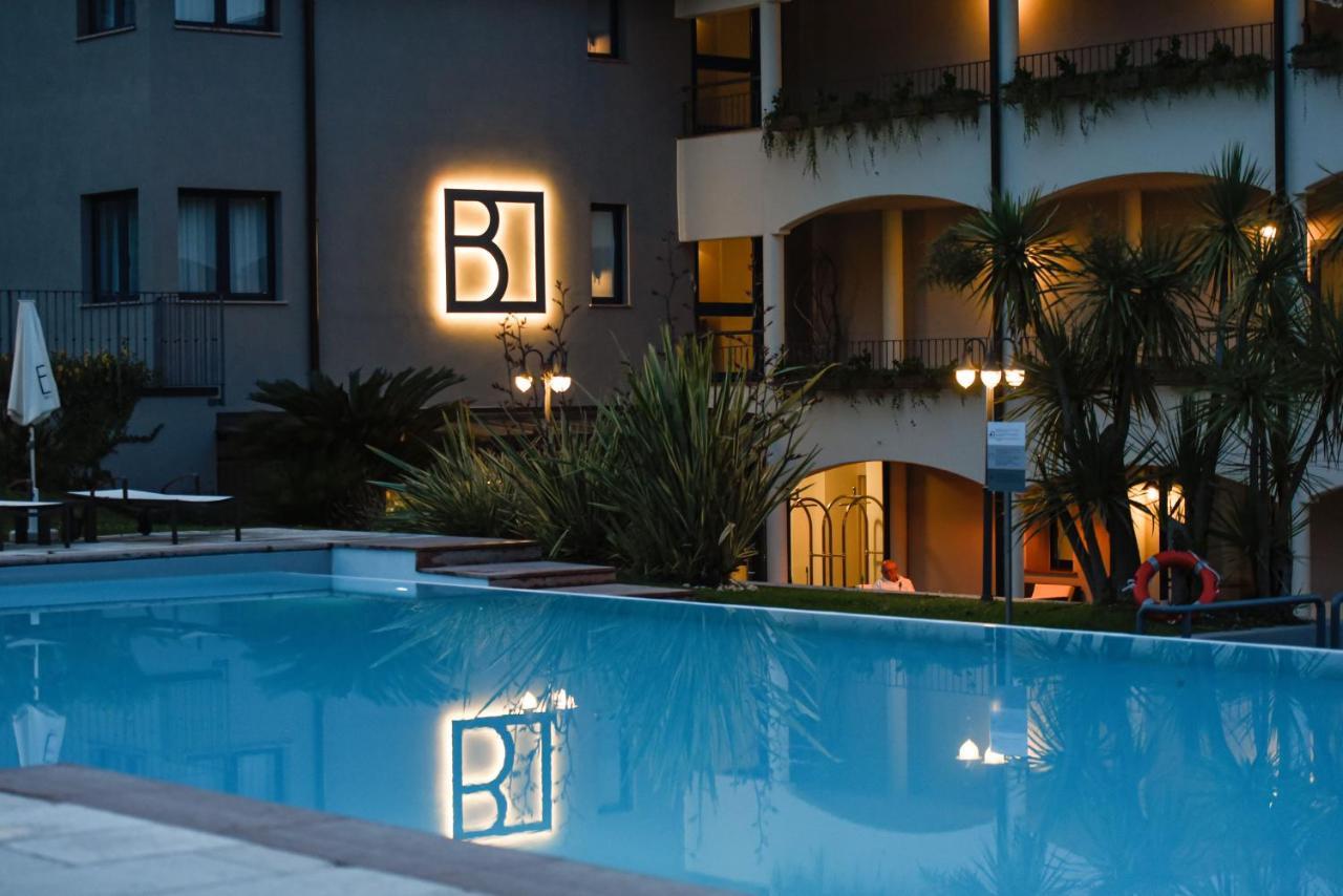 Bella Hotel & Restaurant With Private Dock For Mooring Boats San Felice del Benaco Exterior photo
