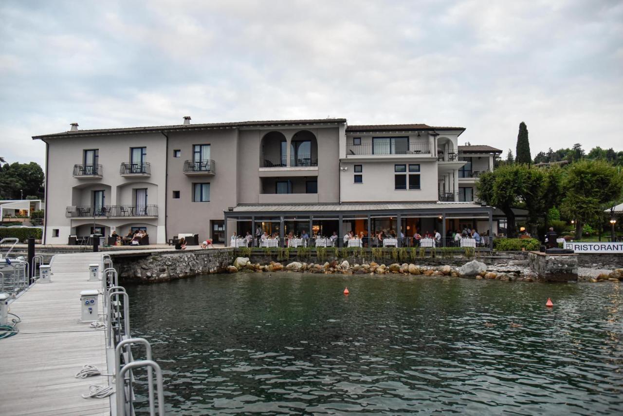 Bella Hotel & Restaurant With Private Dock For Mooring Boats San Felice del Benaco Exterior photo