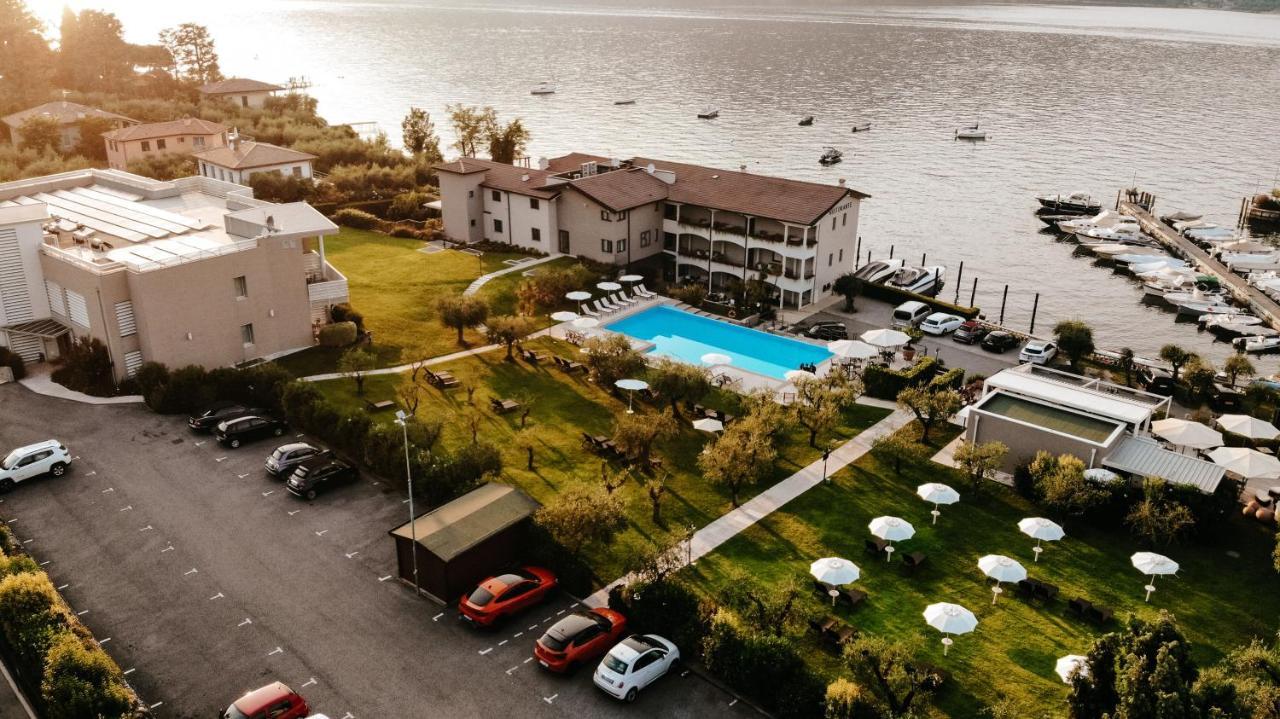 Bella Hotel & Restaurant With Private Dock For Mooring Boats San Felice del Benaco Exterior photo