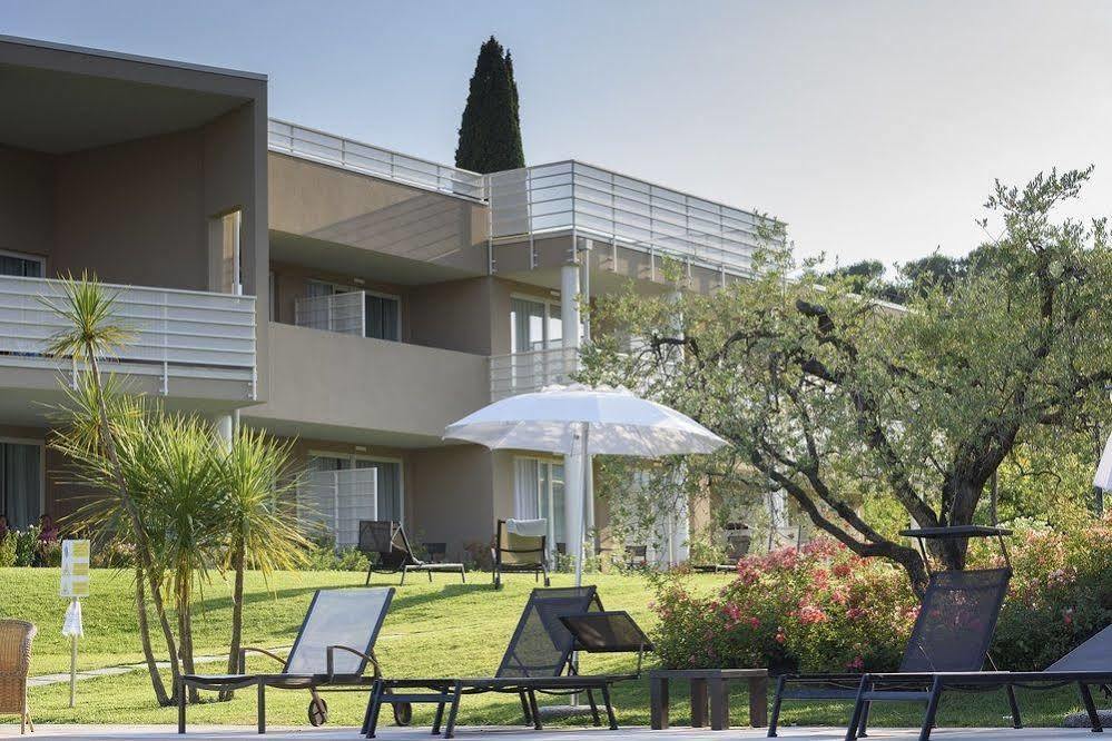 Bella Hotel & Restaurant With Private Dock For Mooring Boats San Felice del Benaco Exterior photo